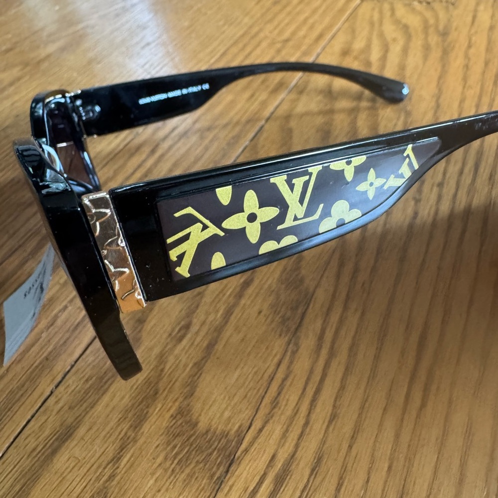 Designer look sunglasses, NWT